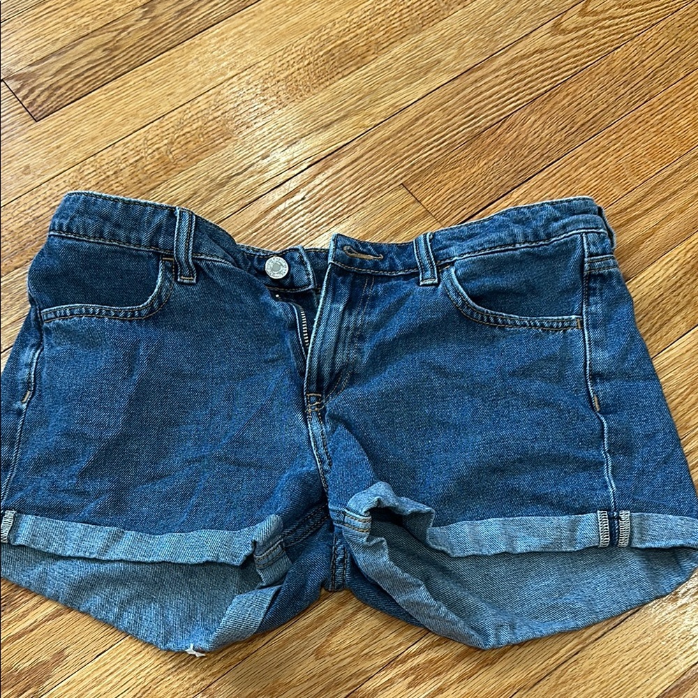 Women’s H&M Dark Denim Shorts Size 8 Like New